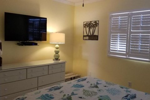 Condo in Saint Petersburg, Florida, 1 bedroom  № 2205929 - photo 16