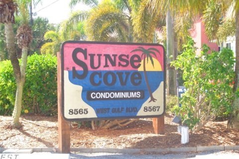 Condo in Saint Petersburg, Florida, 1 bedroom  № 2205929 - photo 3
