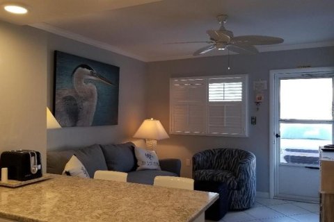 Condo in Saint Petersburg, Florida, 1 bedroom  № 2205929 - photo 9