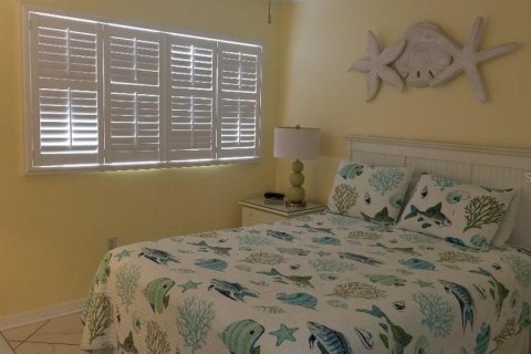 Condo in Saint Petersburg, Florida, 1 bedroom  № 2205929 - photo 17