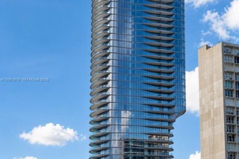 Copropriété à vendre à Miami, Floride: 2 chambres, 102.38 m2 № 2066342 - photo 25