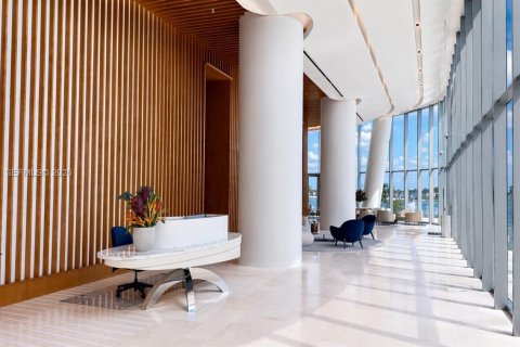 Copropriété à vendre à Miami, Floride: 2 chambres, 102.38 m2 № 2066342 - photo 15