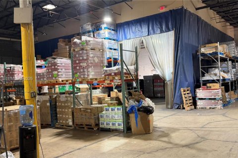 Propiedad comercial en venta en Miami Gardens, Florida № 2158428 - foto 10