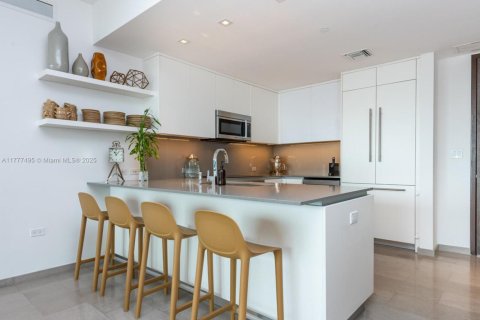 Condo in Miami, Florida, 3 bedrooms  № 1868363 - photo 3