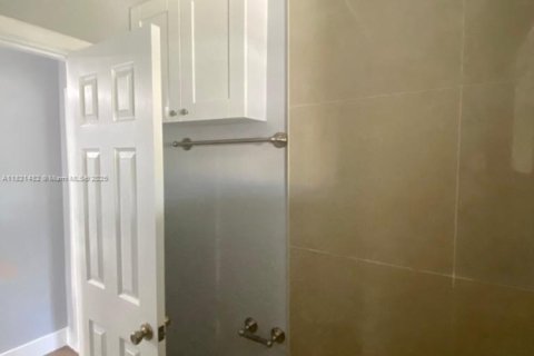 Купить виллу или дом в Норт-Майами-Бич, Флорида 3 спальни, 65.22м2, № 1991976 - фото 6