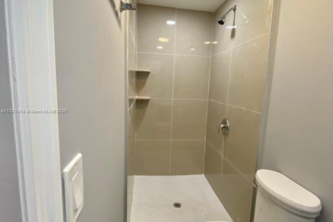 Купить виллу или дом в Норт-Майами-Бич, Флорида 3 спальни, 65.22м2, № 1991976 - фото 14