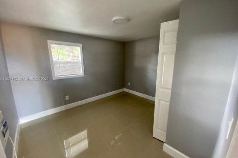 Купить виллу или дом в Норт-Майами-Бич, Флорида 3 спальни, 65.22м2, № 1991976 - фото 15