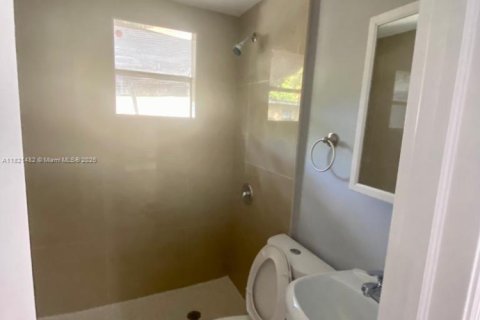 Купить виллу или дом в Норт-Майами-Бич, Флорида 3 спальни, 65.22м2, № 1991976 - фото 4