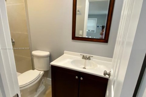 Купить виллу или дом в Норт-Майами-Бич, Флорида 3 спальни, 65.22м2, № 1991976 - фото 13