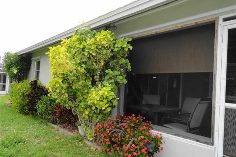 Villa ou maison à vendre à Port Charlotte, Floride: 3 chambres, 156.63 m2 № 2225554 - photo 27