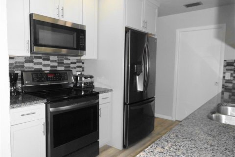 Villa ou maison à vendre à Port Charlotte, Floride: 3 chambres, 156.63 m2 № 2225554 - photo 4