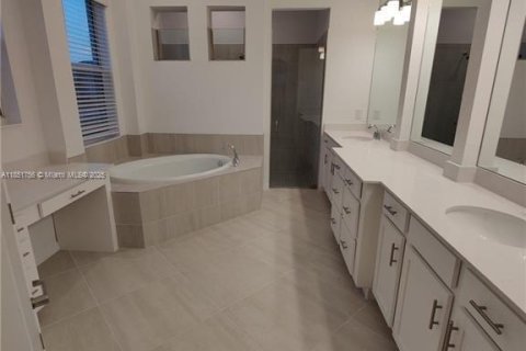 House in Ave Maria, Florida 3 bedrooms № 1887493 - photo 22