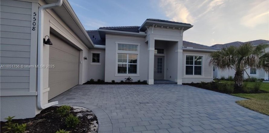 House in Ave Maria, Florida 3 bedrooms № 1887493