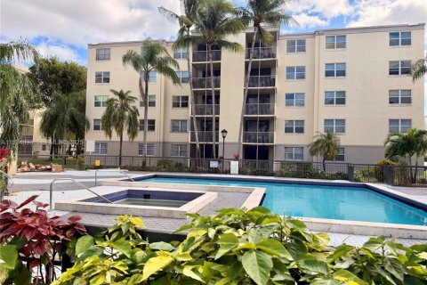 Снять в аренду кондоминиум в Дорал, Флорида 1 спальня, 75.25м2, № 1992403 - фото 18