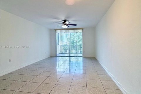 Снять в аренду кондоминиум в Дорал, Флорида 1 спальня, 75.25м2, № 1992403 - фото 4