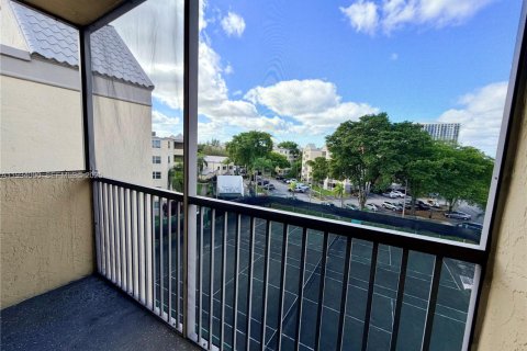 Снять в аренду кондоминиум в Дорал, Флорида 1 спальня, 75.25м2, № 1992403 - фото 14