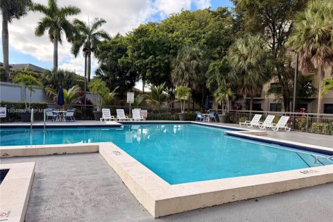 Снять в аренду кондоминиум в Дорал, Флорида 1 спальня, 75.25м2, № 1992403 - фото 22