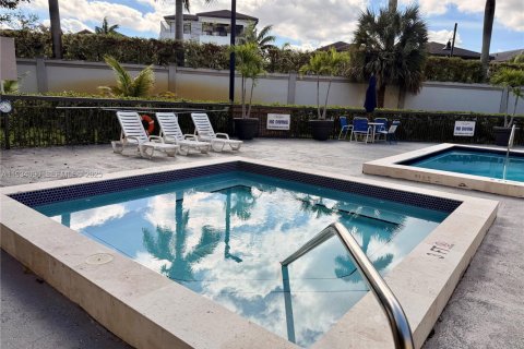 Снять в аренду кондоминиум в Дорал, Флорида 1 спальня, 75.25м2, № 1992403 - фото 21