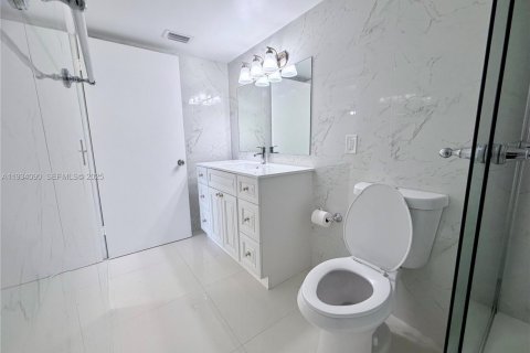 Снять в аренду кондоминиум в Дорал, Флорида 1 спальня, 75.25м2, № 1992403 - фото 6