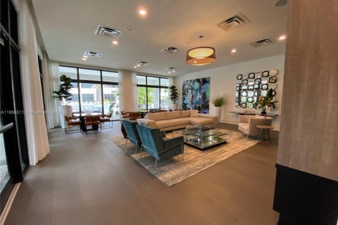 Снять в аренду таунхаус в Дорал, Флорида 3 спальни, 132.29м2, № 1948311 - фото 27