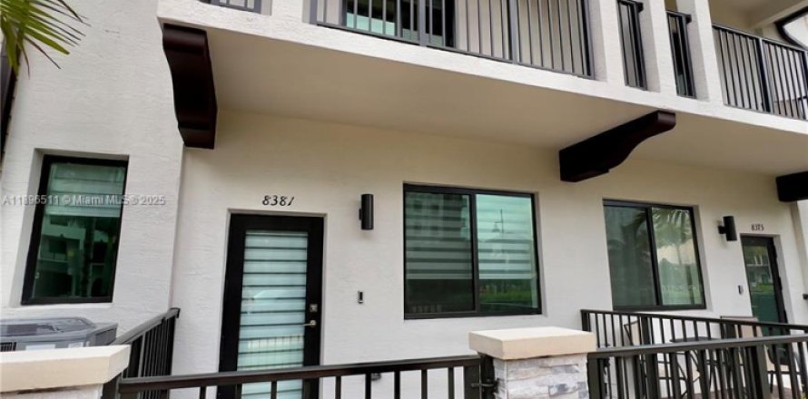 Таунхаус в Дорал, Флорида 3 спальни, 132.29м2 № 1948311