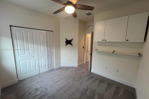 Снять в аренду таунхаус в Дорал, Флорида 3 спальни, 132.29м2, № 1948311 - фото 16