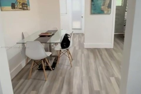 Condo in Miami Beach, Florida  № 2042189 - photo 7