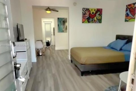 Condo in Miami Beach, Florida  № 2042189 - photo 13