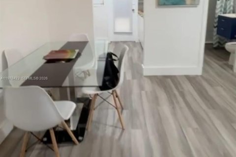 Condo in Miami Beach, Florida  № 2042189 - photo 14