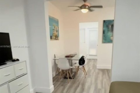 Condo in Miami Beach, Florida  № 2042189 - photo 15