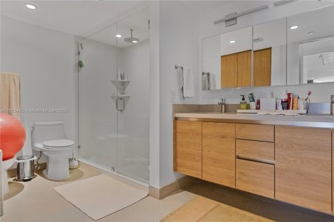 Condominio en venta en Miami, Florida, 3 dormitorios, 175.59 m2 № 2034494 - foto 17