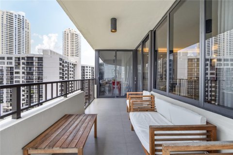Condominio en venta en Miami, Florida, 3 dormitorios, 175.59 m2 № 2034494 - foto 30