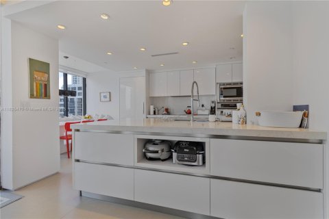 Condominio en venta en Miami, Florida, 3 dormitorios, 175.59 m2 № 2034494 - foto 4