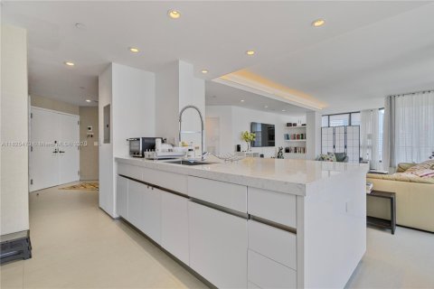 Condominio en Miami, Florida, 3 dormitorios  № 2034494