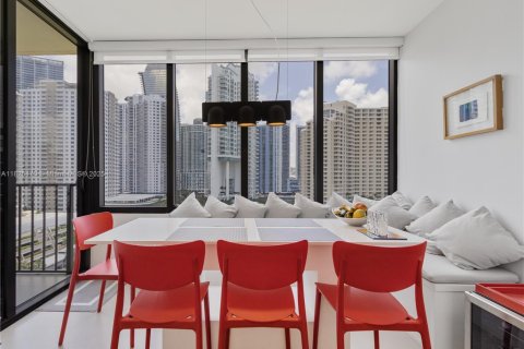 Condominio en venta en Miami, Florida, 3 dormitorios, 175.59 m2 № 2034494 - foto 3