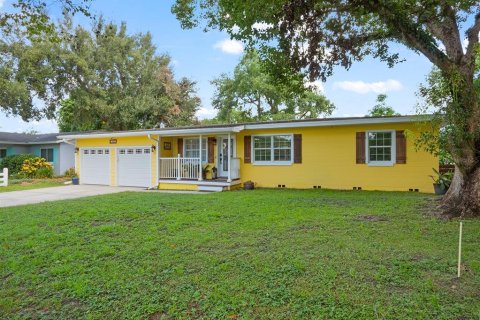 Casa en venta en Winter Park, Florida, 5 dormitorios, 208.29 m2 № 1858093 - foto 2