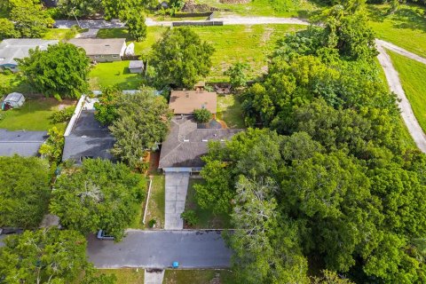 Casa en venta en Winter Park, Florida, 5 dormitorios, 208.29 m2 № 1858093 - foto 25
