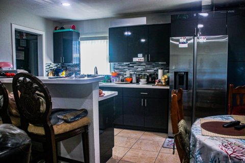 Propiedad comercial en venta en Oakland Park, Florida, 166.57 m2 № 2146134 - foto 29