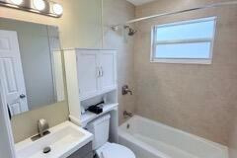 Propiedad comercial en venta en Oakland Park, Florida, 166.57 m2 № 2146134 - foto 24