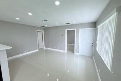 Propiedad comercial en venta en Oakland Park, Florida, 166.57 m2 № 2146134 - foto 10