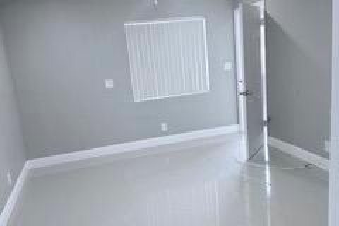 Propiedad comercial en venta en Oakland Park, Florida, 166.57 m2 № 2146134 - foto 13