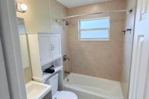 Propiedad comercial en venta en Oakland Park, Florida, 166.57 m2 № 2146134 - foto 23