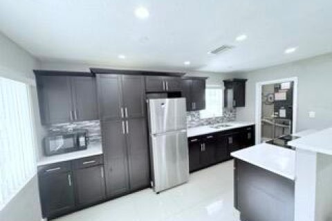 Propiedad comercial en venta en Oakland Park, Florida, 166.57 m2 № 2146134 - foto 6