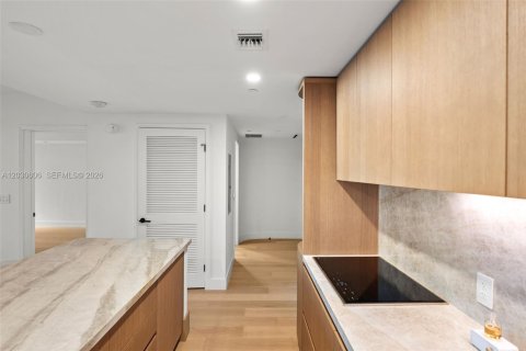 Condo in Bay Harbor Islands, Florida, 1 bedroom № 2241417 - photo 8