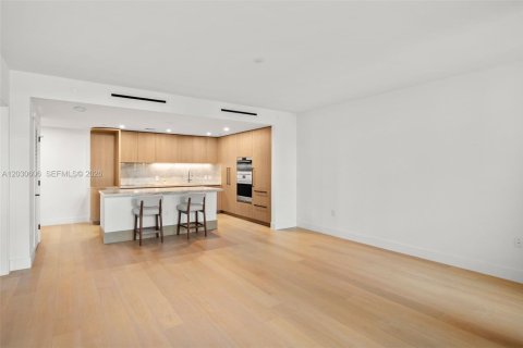 Condo in Bay Harbor Islands, Florida, 1 bedroom № 2241417 - photo 12