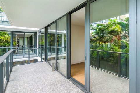 Condo in Bay Harbor Islands, Florida, 1 bedroom № 2241417 - photo 5