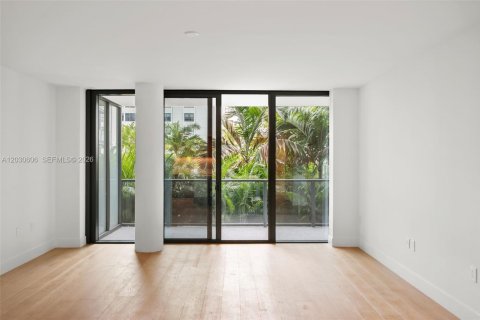 Condo in Bay Harbor Islands, Florida, 1 bedroom № 2241417 - photo 6