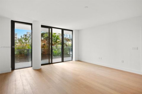 Condo in Bay Harbor Islands, Florida, 1 bedroom № 2241417 - photo 17