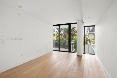 Condo in Bay Harbor Islands, Florida, 1 bedroom № 2241417 - photo 15