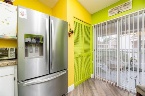 Copropriété à vendre à Tamarac, Floride: 2 chambres, 123.1 m2 № 2065130 - photo 11